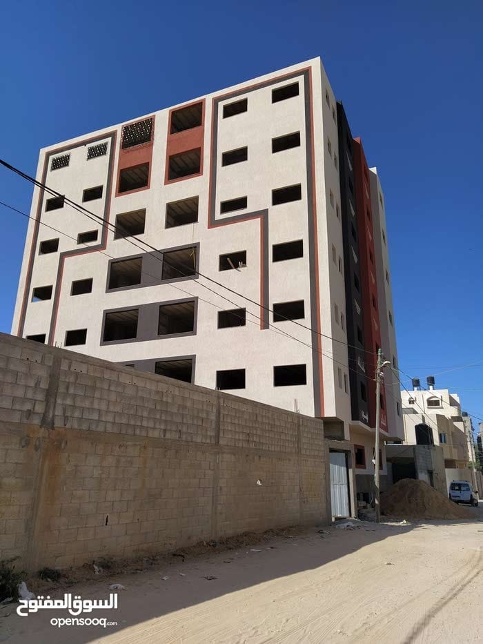 شقة عظم للبيع مقابل مسجد عمر