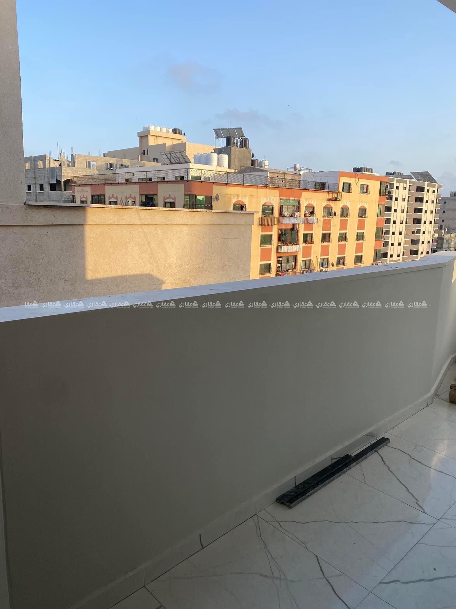 شقة سكنية في عمارة حديثة 