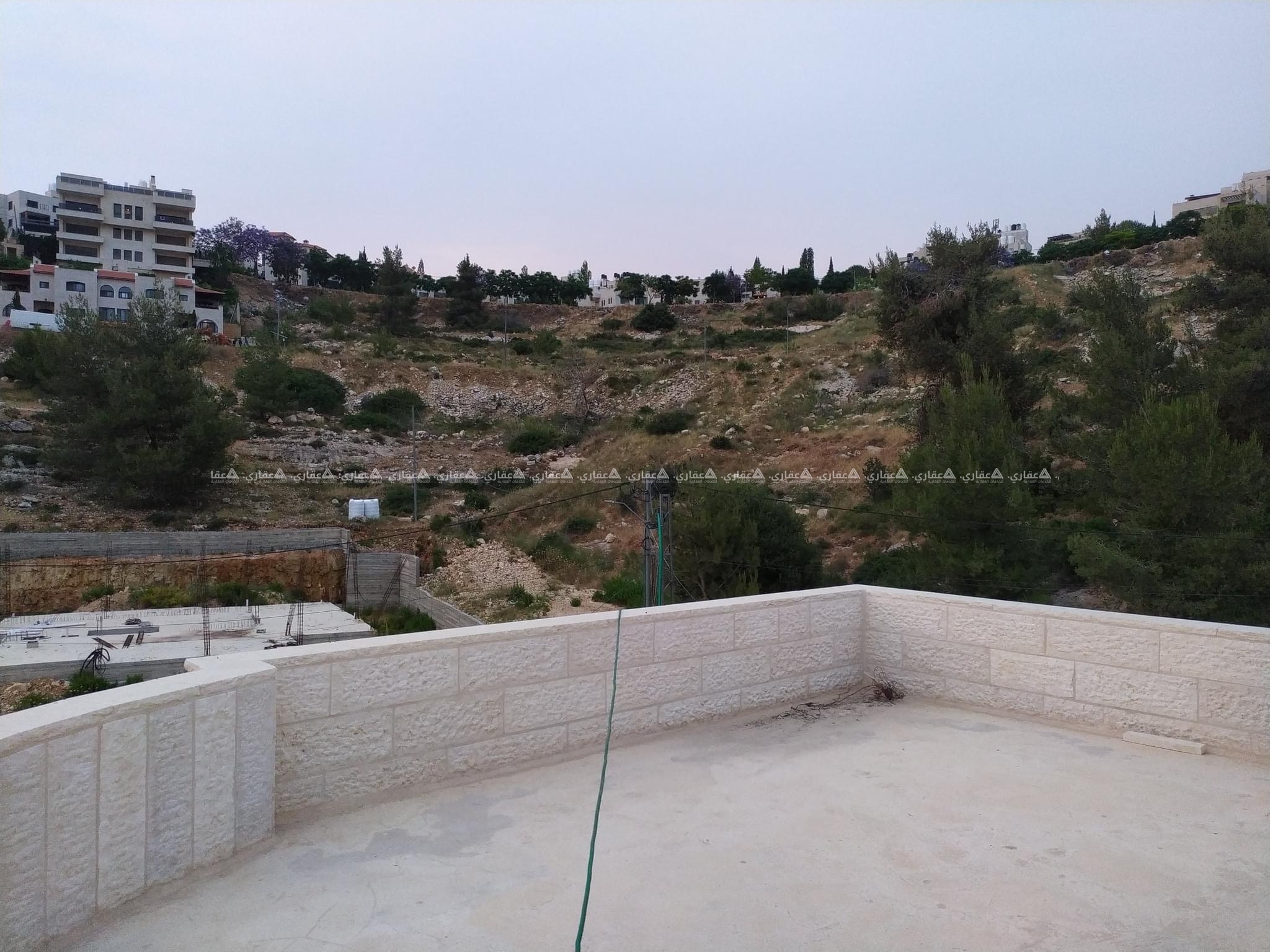 ڤيلا باك تو باك عظم للبيع