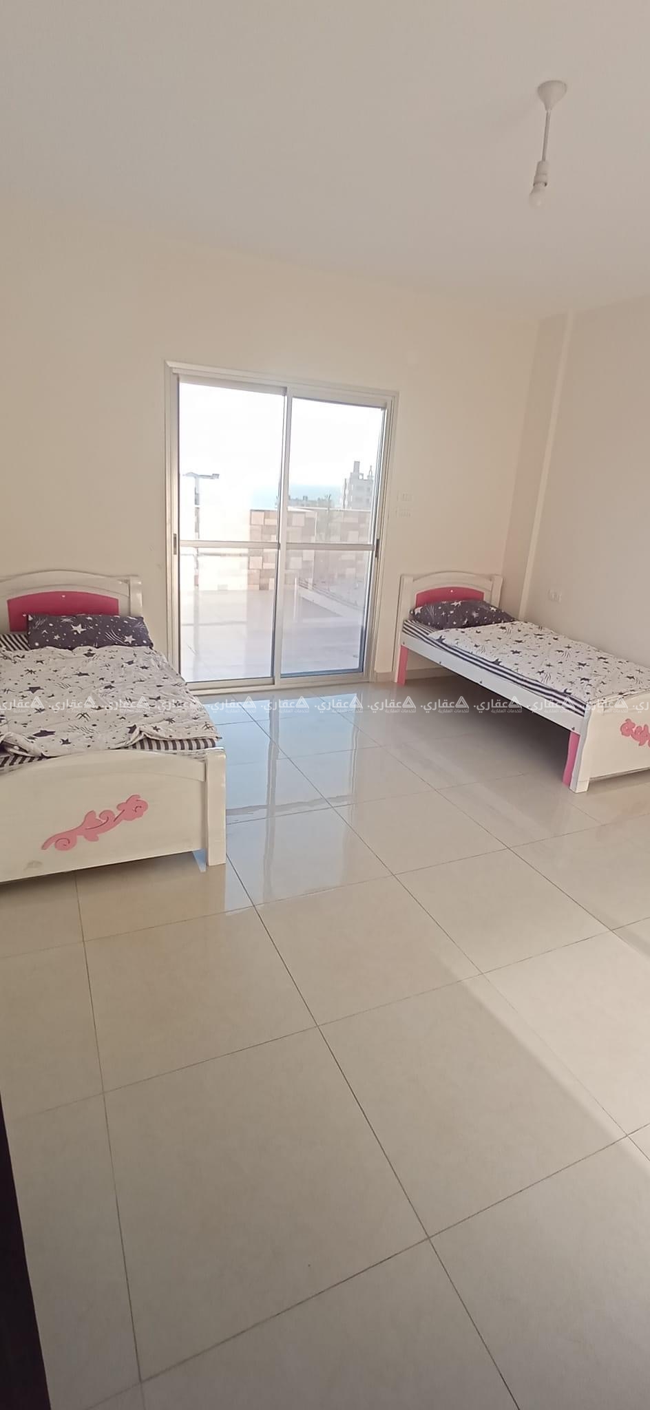 روف مفروش للايجار ذو اطلالة بحرية 