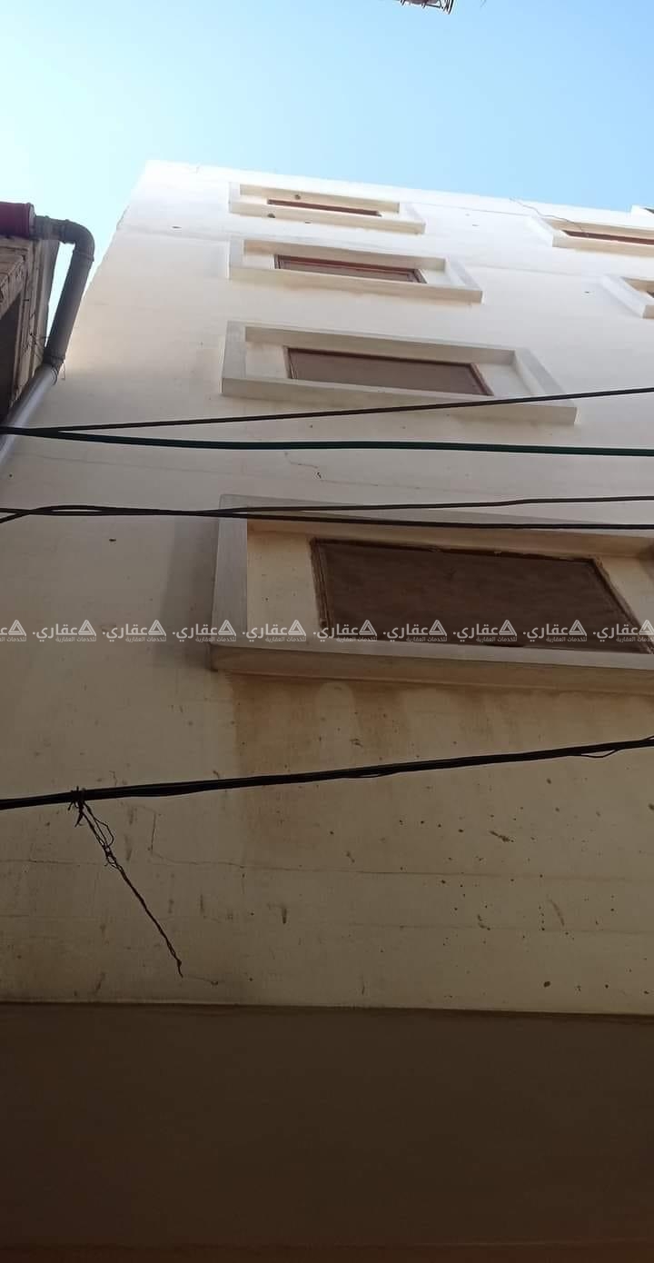 عمارة كاملة بالقرب من مجمع الصحابة