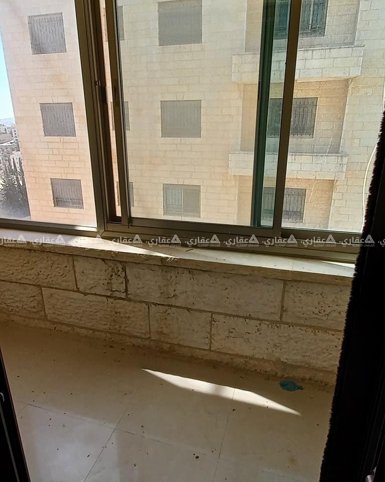 شقة فارغة بالقرب من شركة جاكور