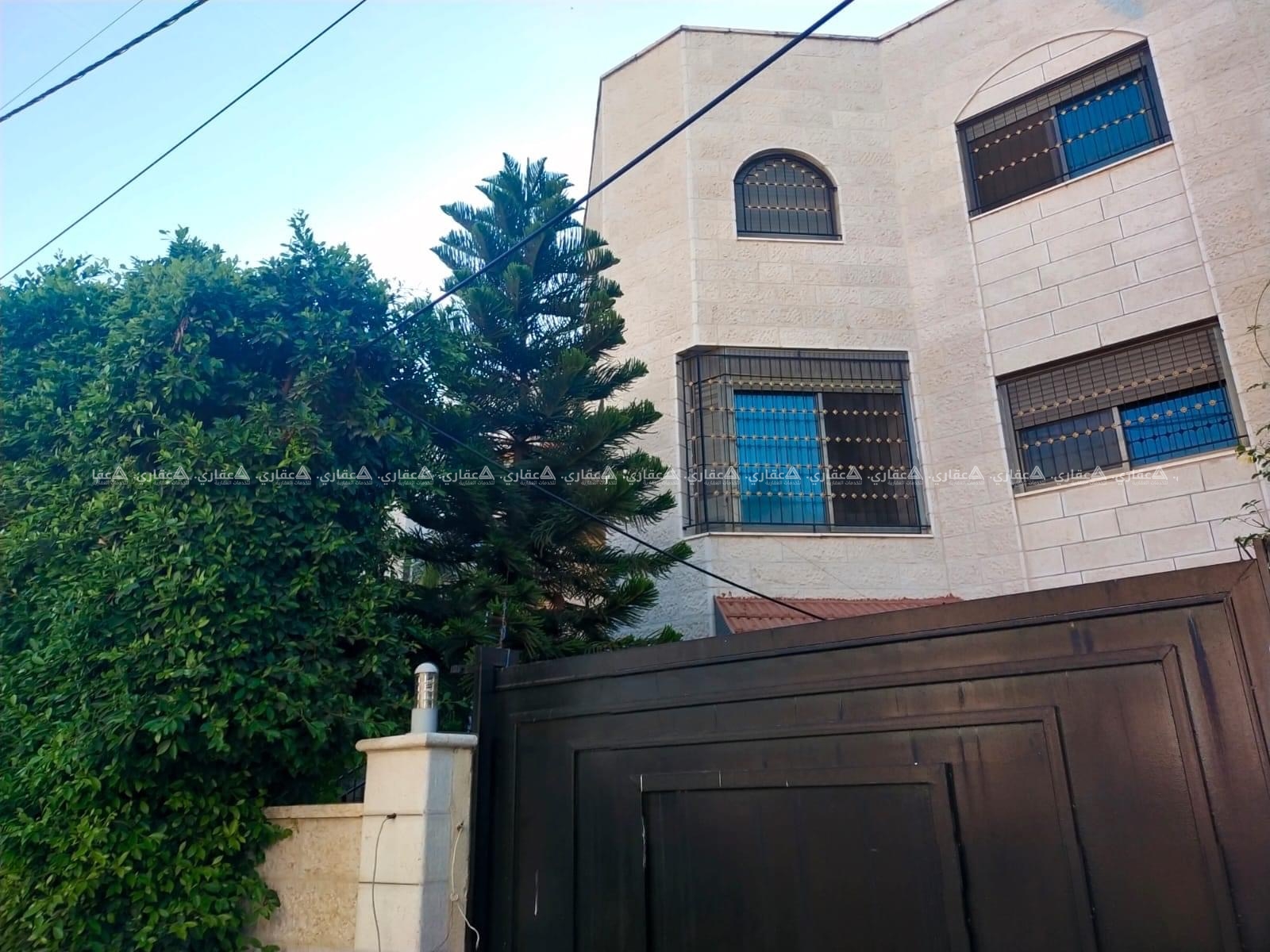 ڤيلا للبيع في حي راقي وإطلالة جميلة