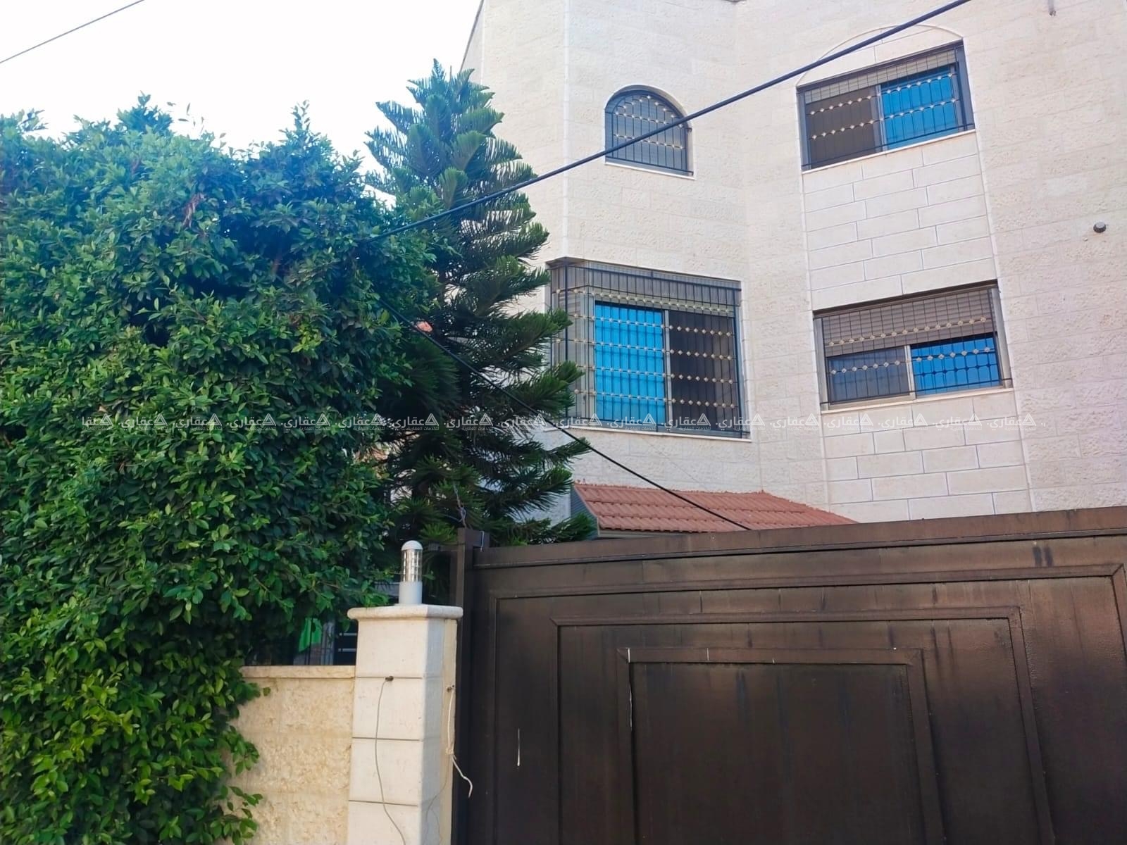 ڤيلا للبيع في حي راقي وإطلالة جميلة