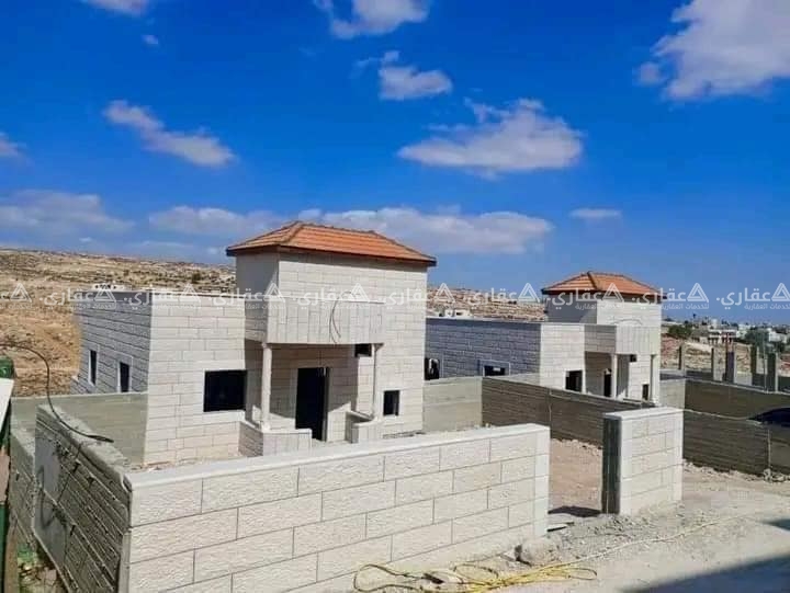 بيت مستقل مع أرض للبيع 