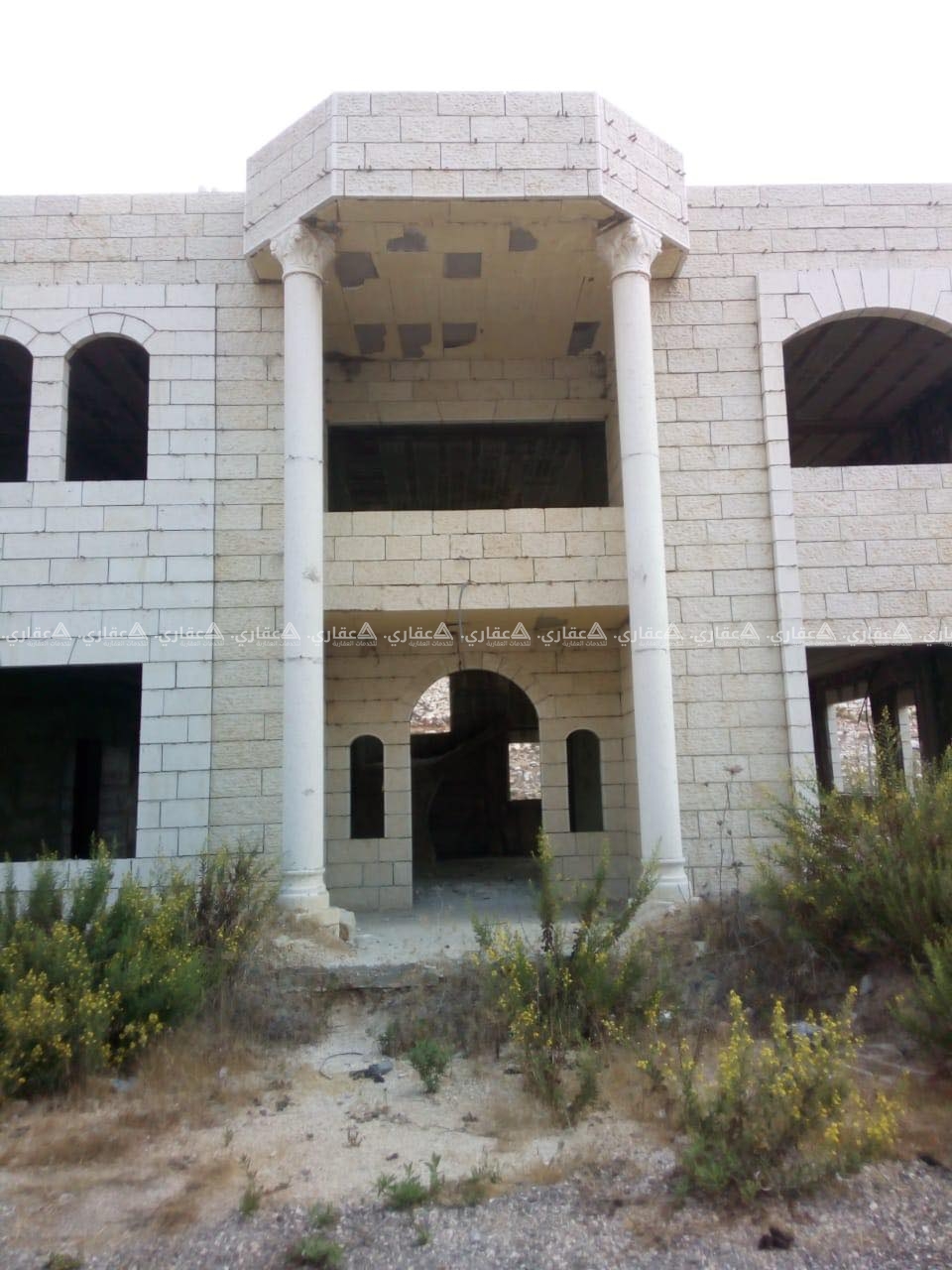 ڤيلا عظم للبيع بجانب الجامعة الأمريكية 