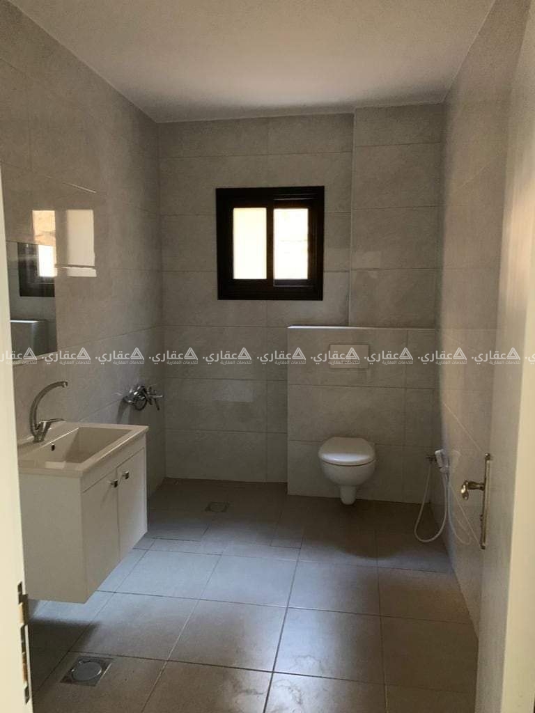 شقة طابقية جديدة للبيع