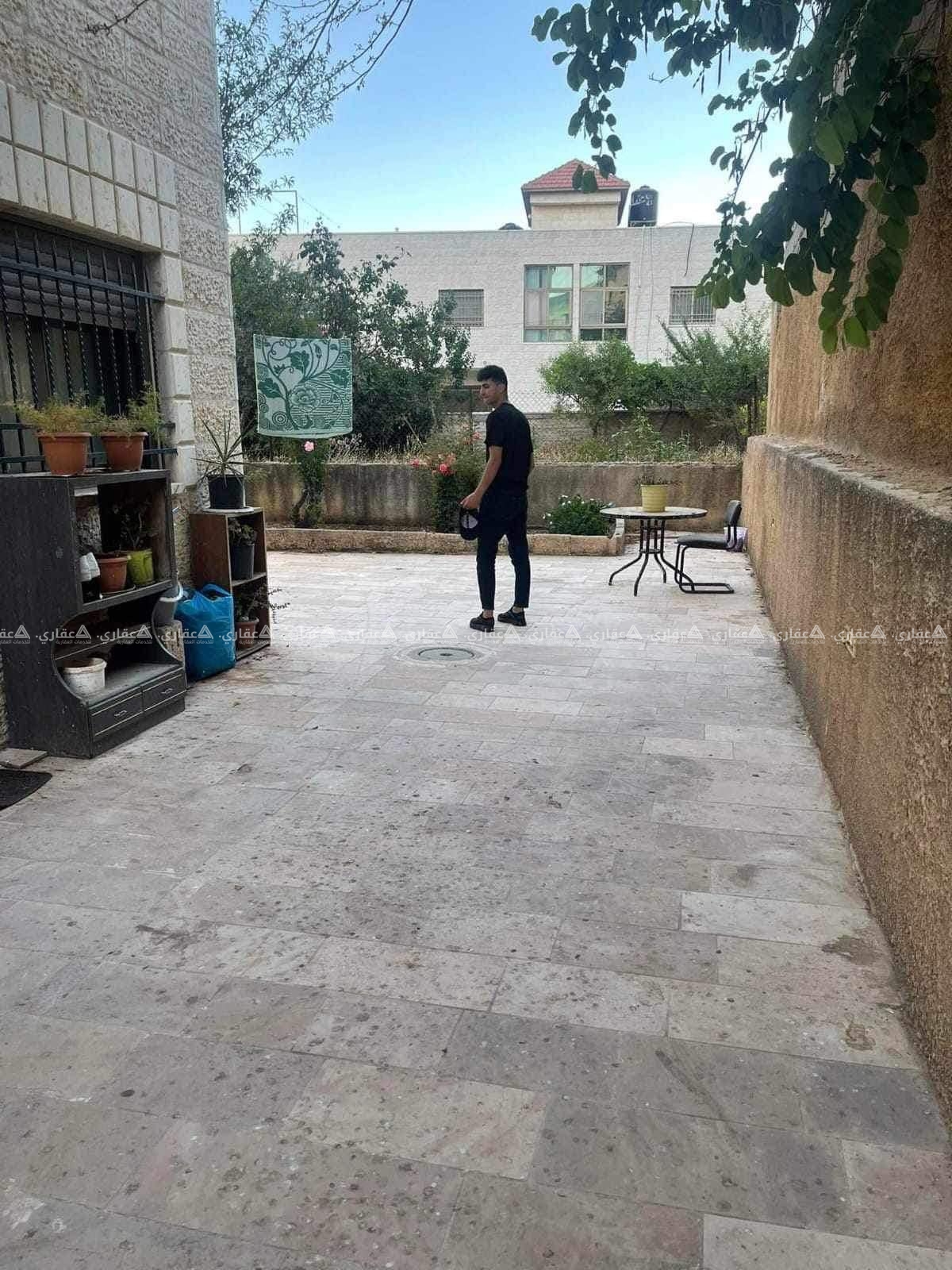 شقه للبيع خلف المقاطعه