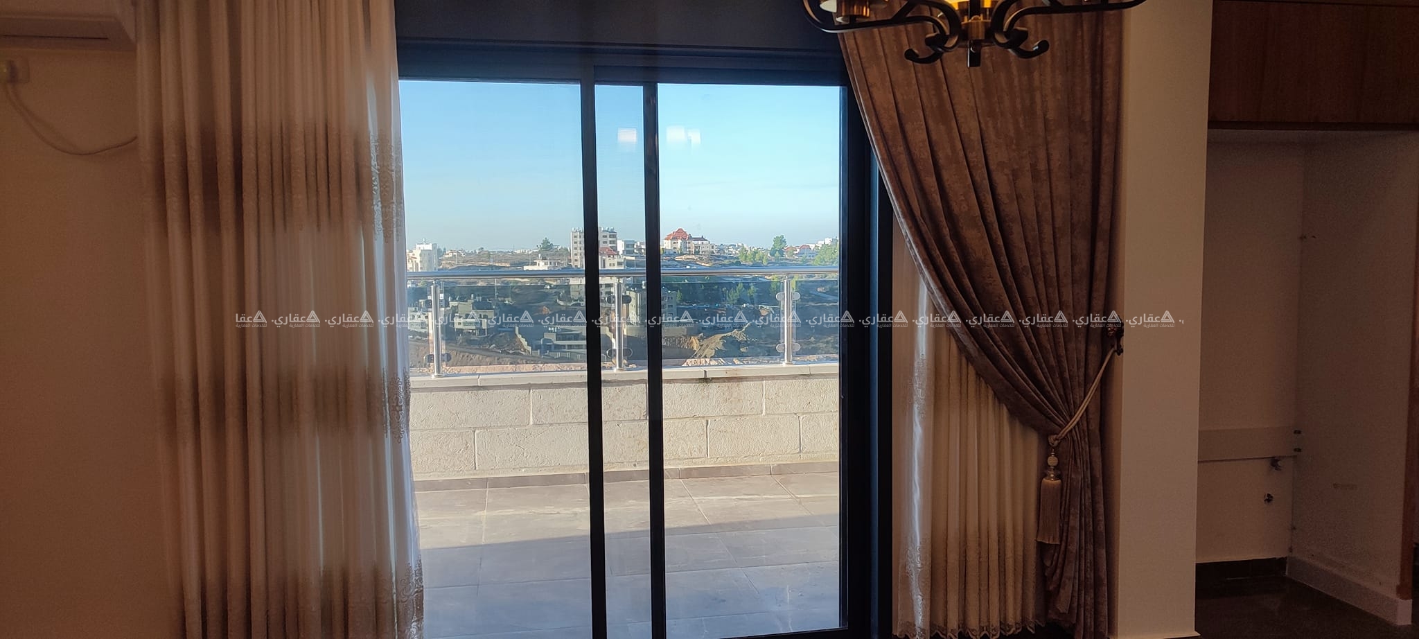 رووف مطل جداً للبيع