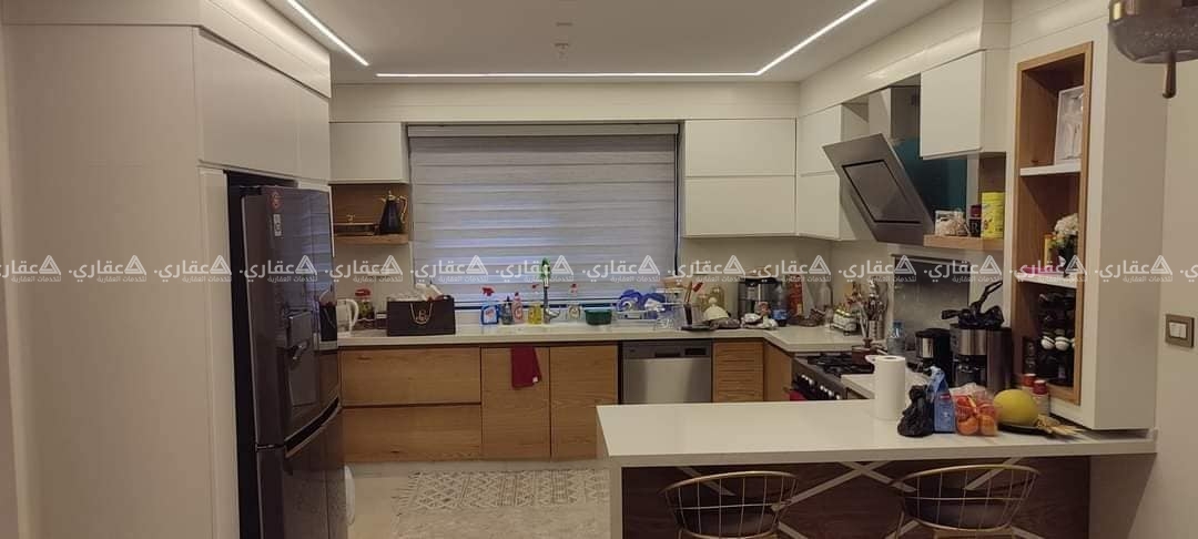 شقه للبيع قرب حديقه الاستقلال