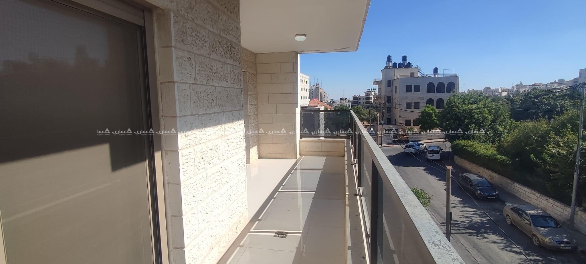 شقة للبيع بالقرب من بلدية البيرة