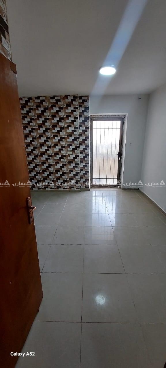 شقة فارغة للإيجار مقابل سوبر ماركت الحور