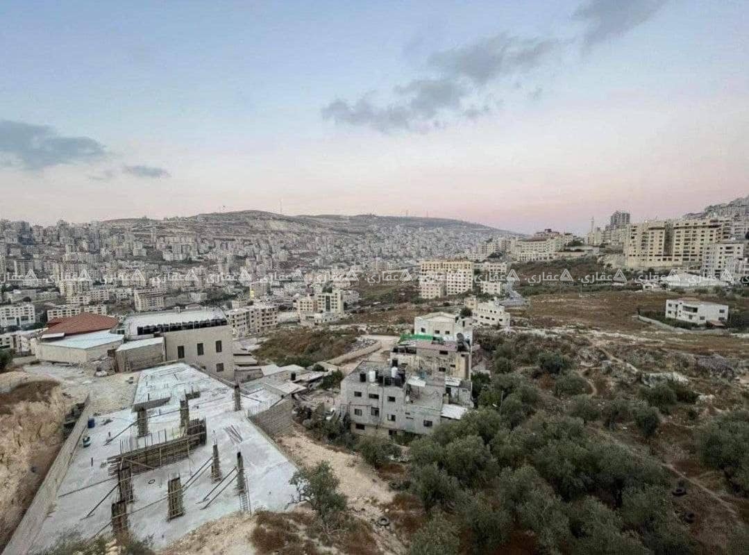 شقة عظم للبيع بإطلاله رائعة قرب مطعم تنورين