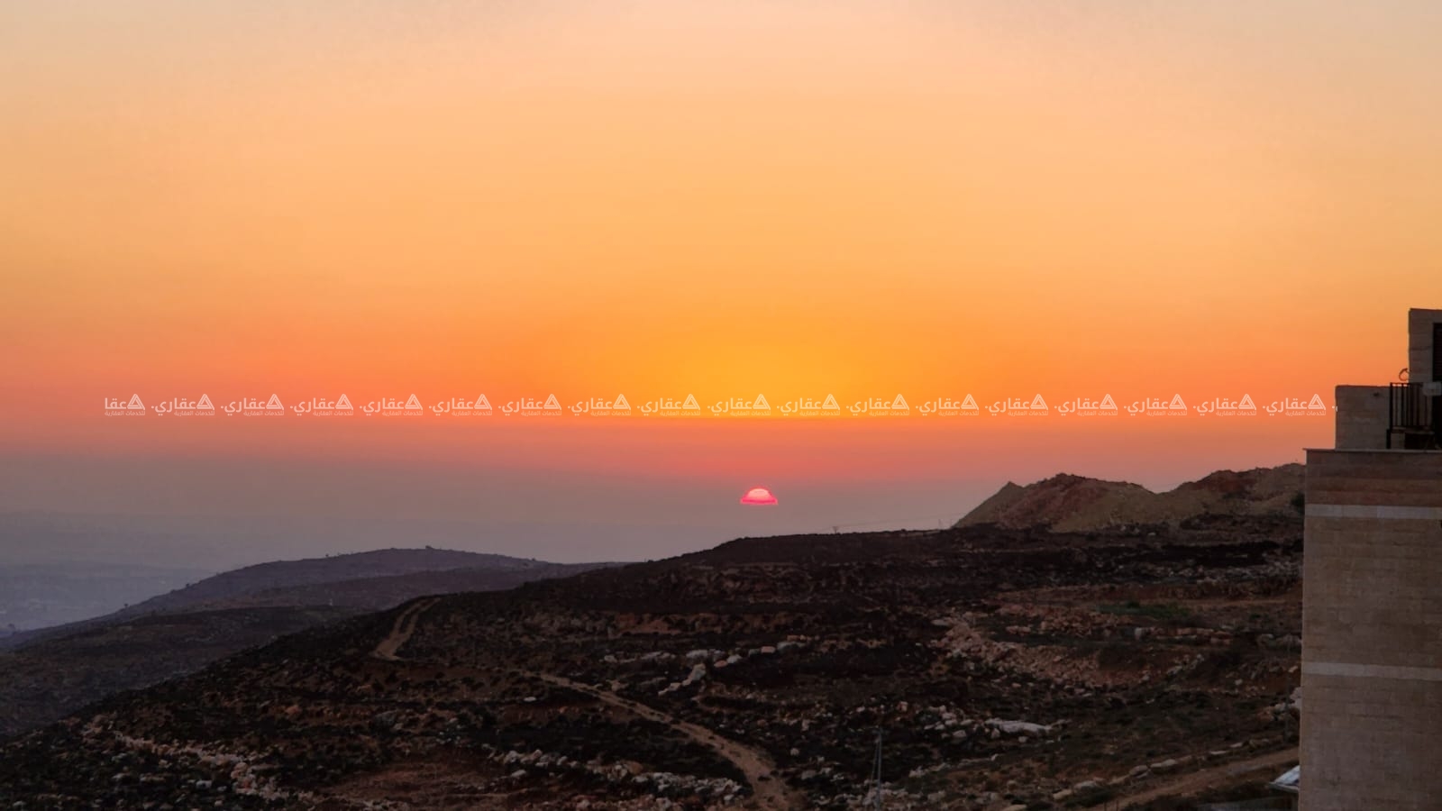روف للبيع بإطلالة خرافية قرب مدارس نور الهدى 