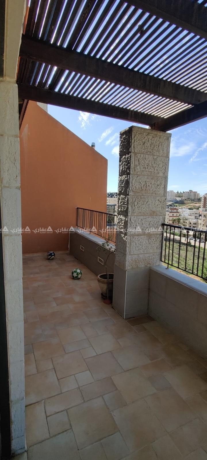 شقة للبيع بمنطقة جداً حيوية قرب سيجافريدو