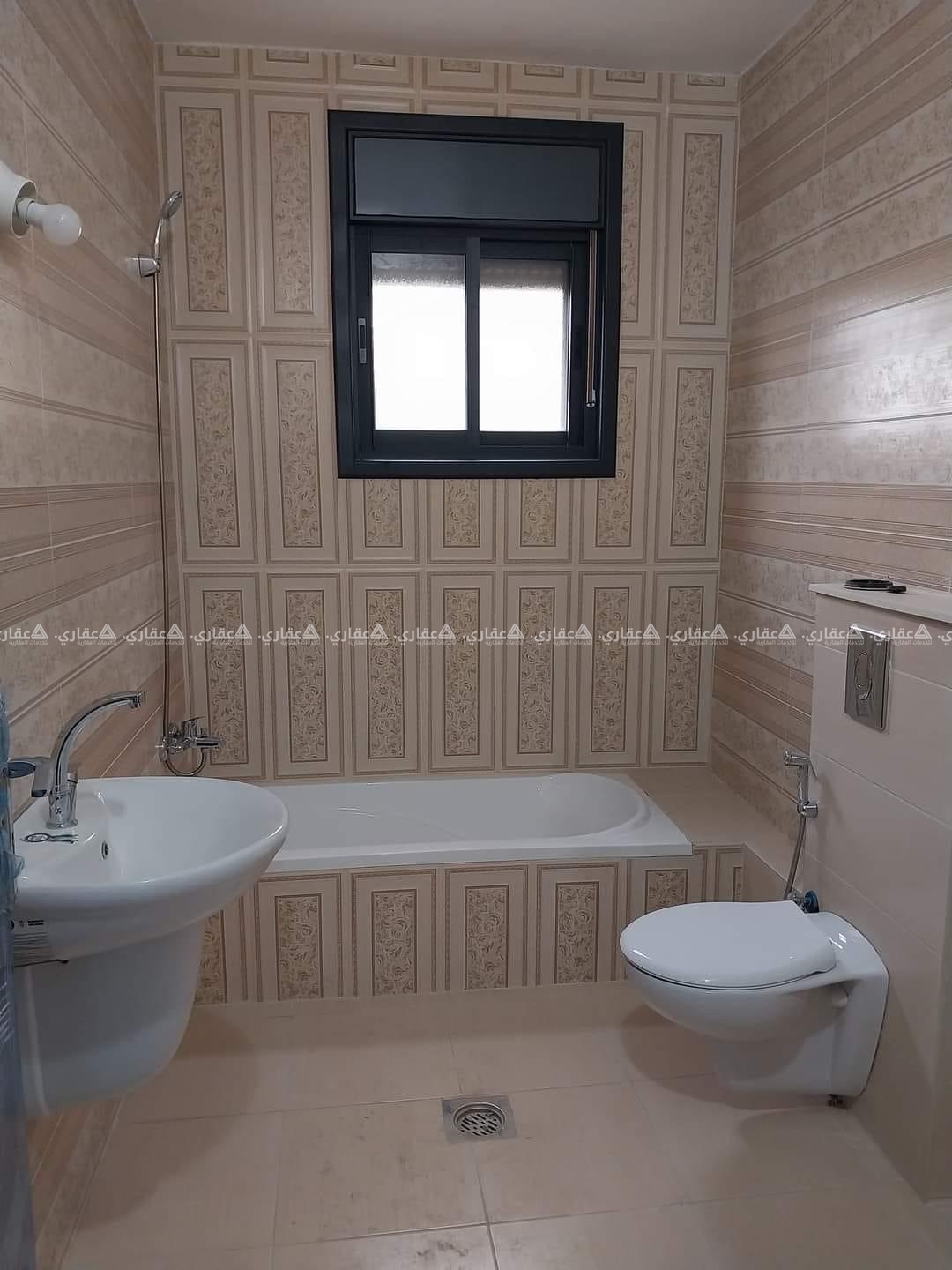 شقة للبيع بالقرب من مسجد عين منجد