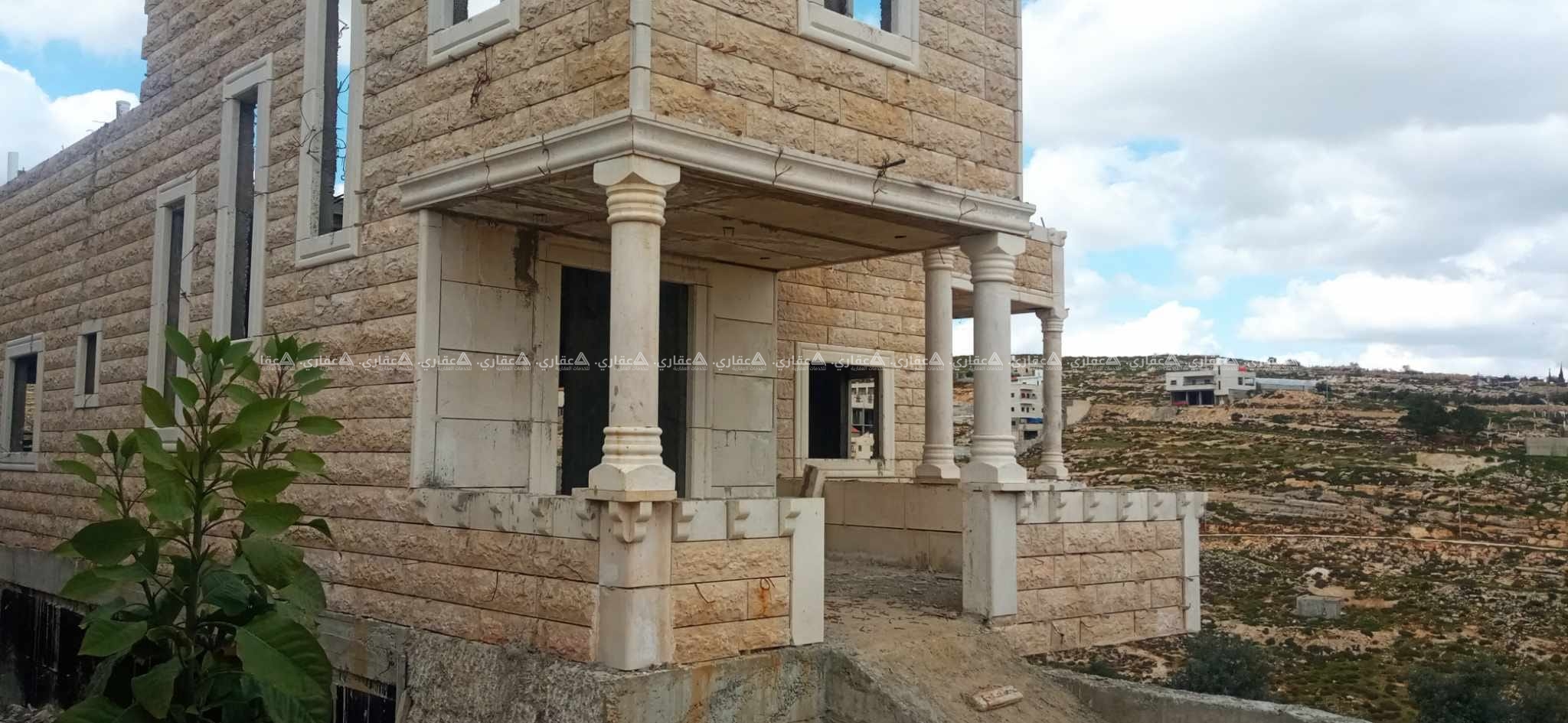 بيت مستقل عظم للبيع مع الأرض