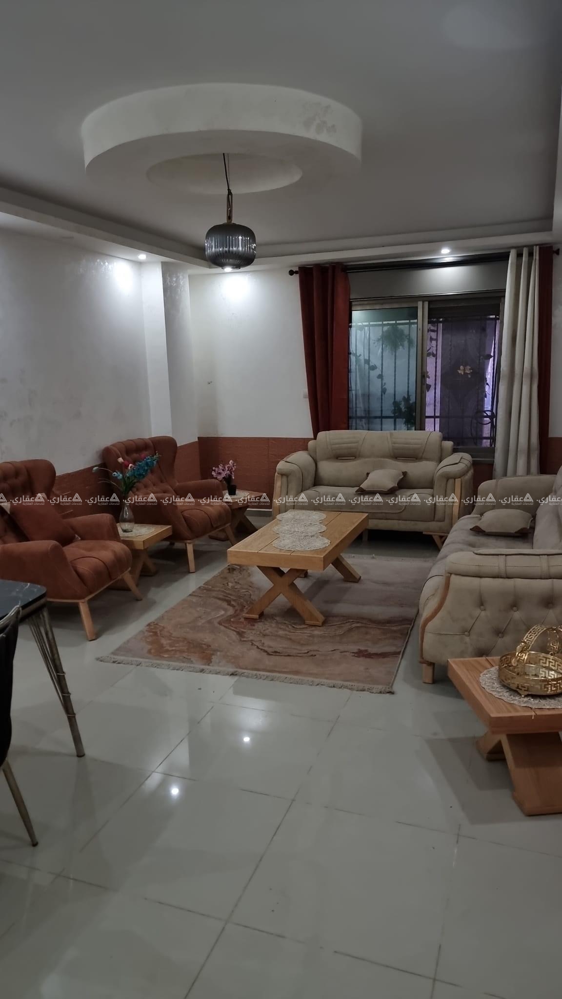 شقة أرضية تحفة بجوار مدارس الاوائل