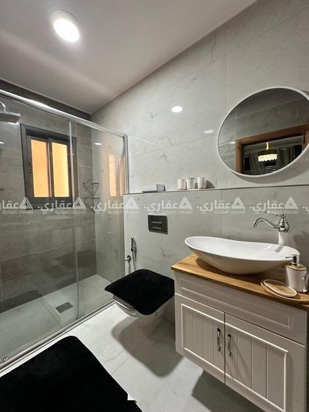 شقه فخمه و جديده ولم تسكن من قبل 