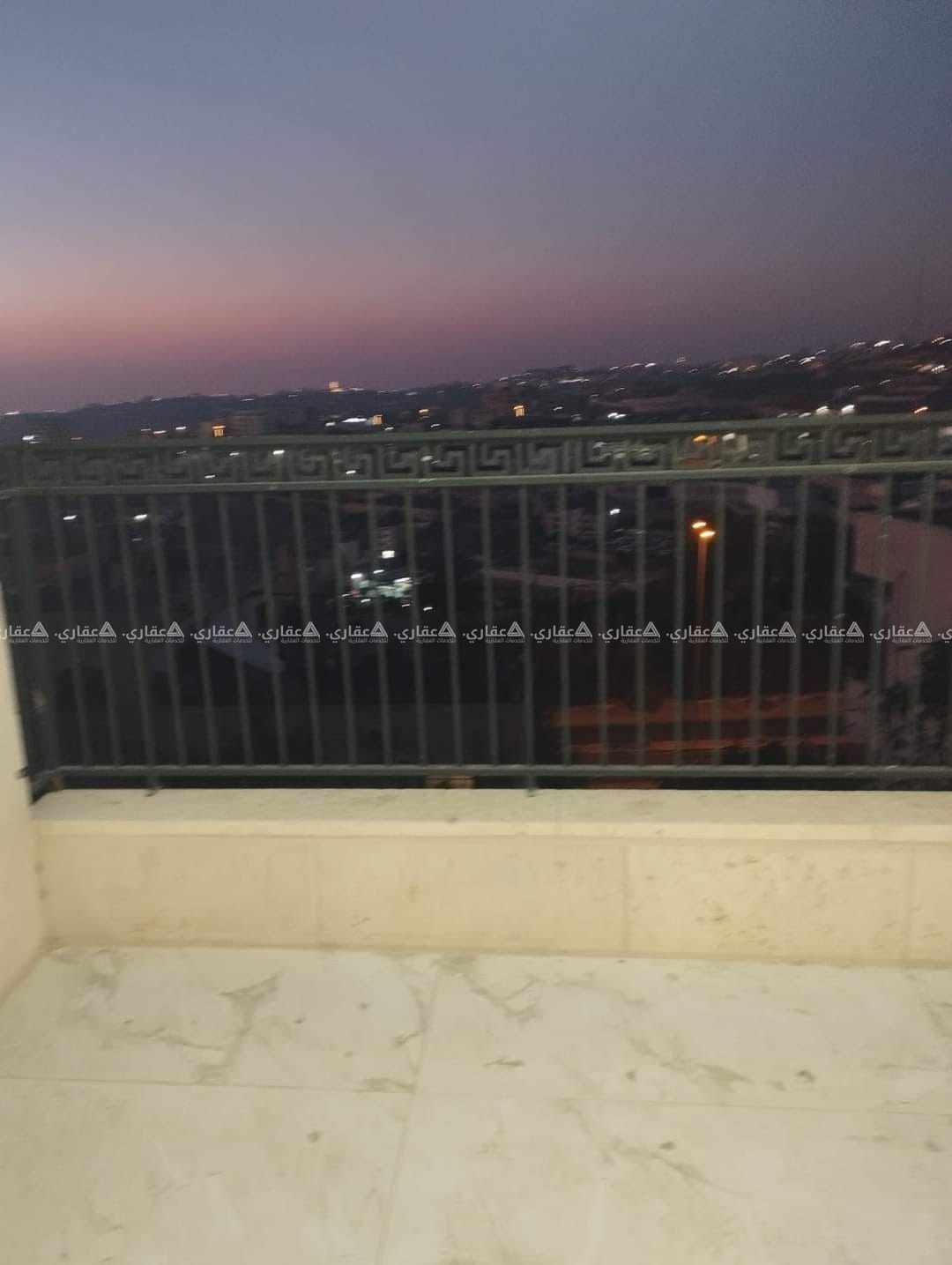 شقه للبيع مطله غربي على الساحل