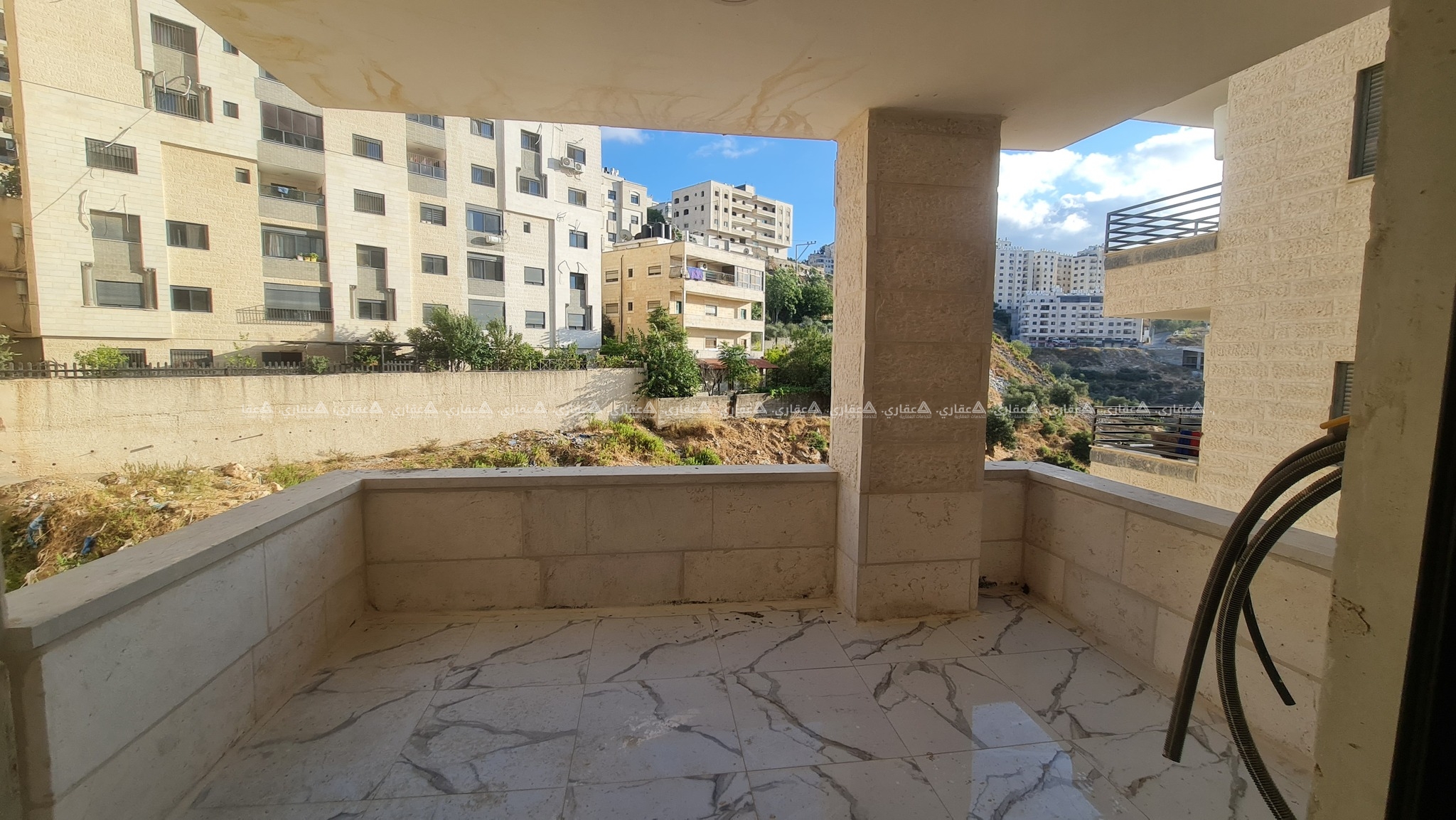 شقة جديدة للبيع بين الطيرة وعين مصباح 