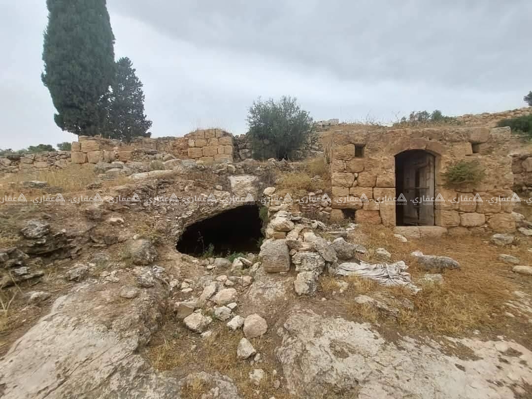 قطعة أرض للبيع مطلة