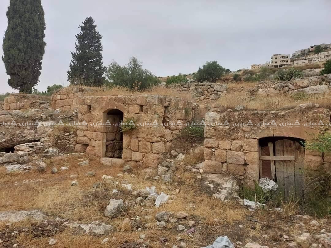 قطعة أرض للبيع مطلة