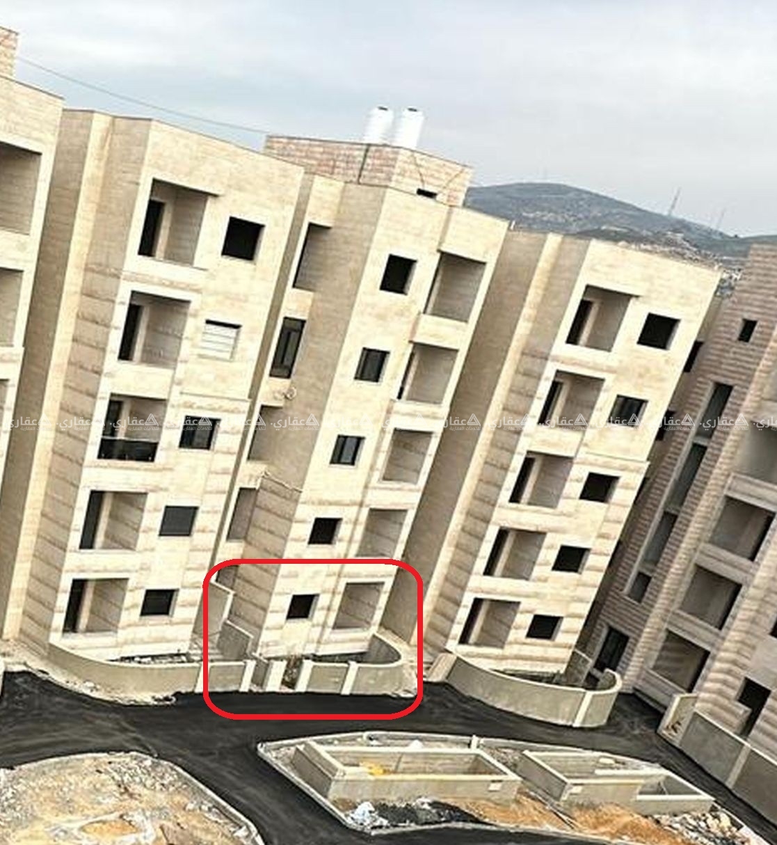 للبيع شقة جديدة مميزة بدون تشطيب 