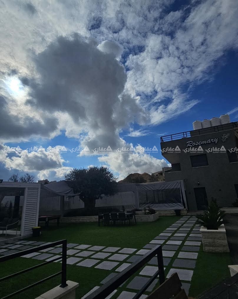 ڤيلا روزماري بمساحة ضخمة وإطلالة رائعة