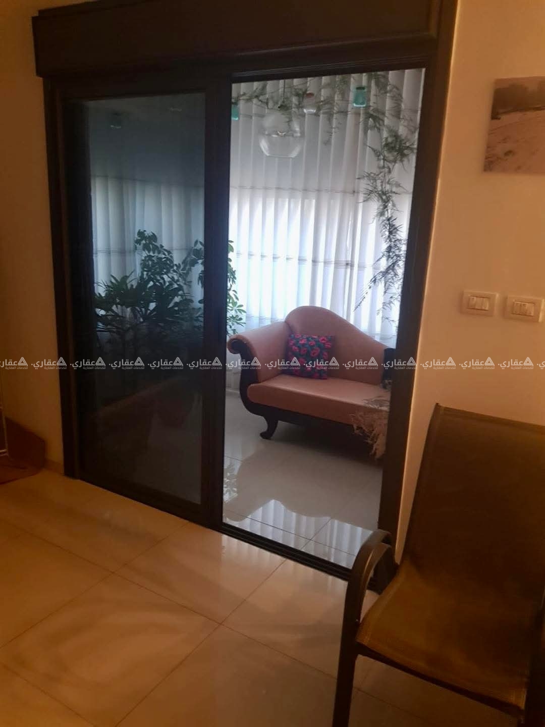 شقة للبيع قرب السرية وفانيلا