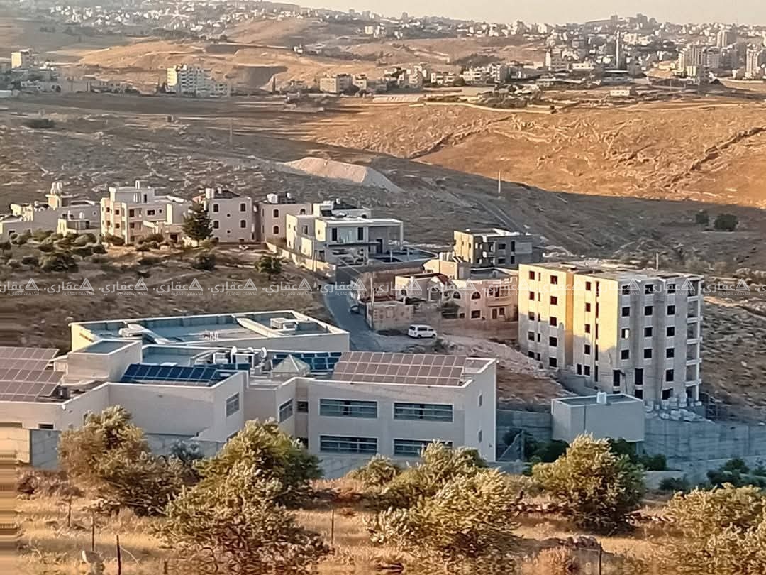 قطعة أرض للبيع في موقع ممتاز ومرتفع