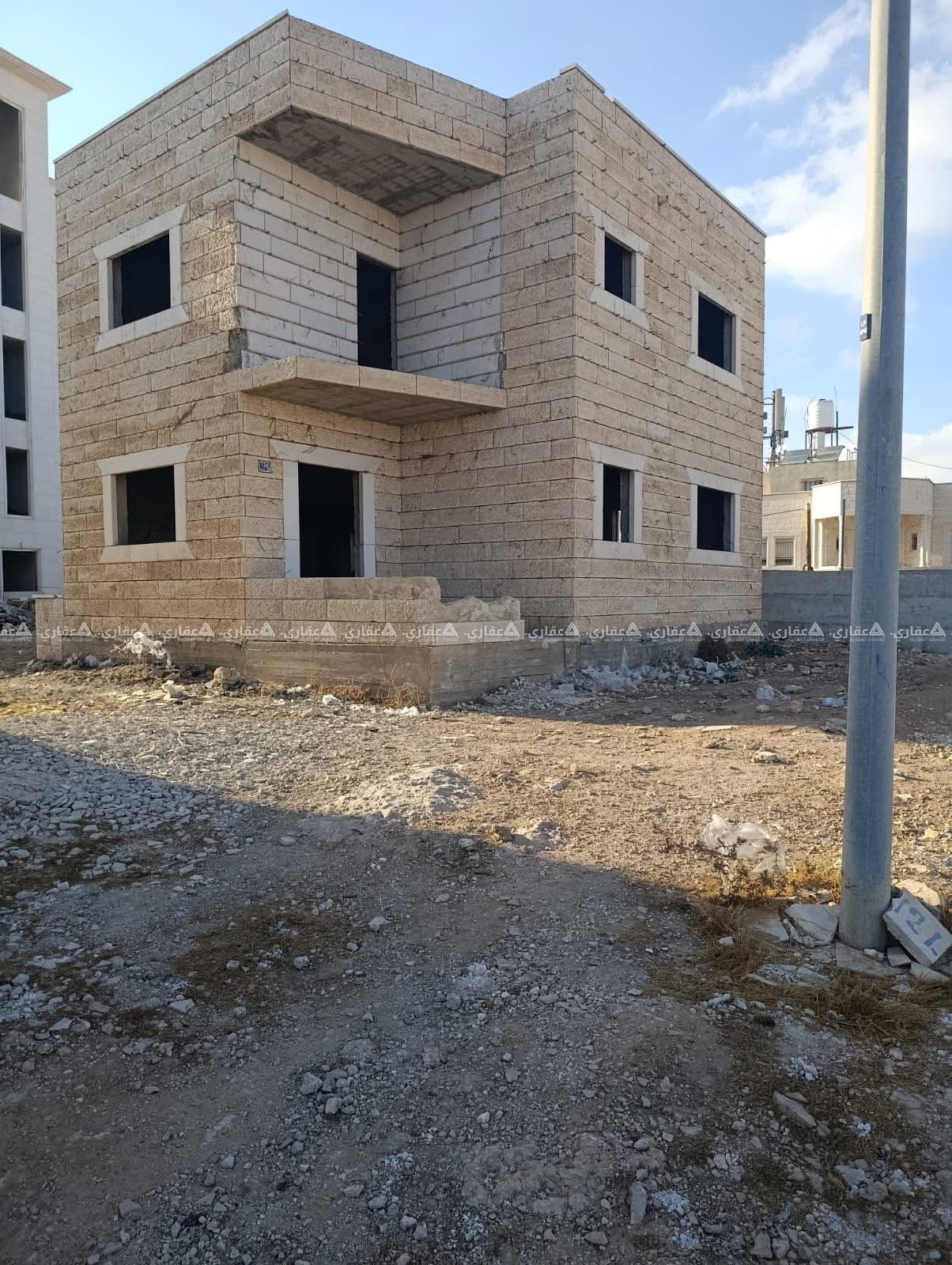 منزل مستقل للبيع بإطلالة عالية