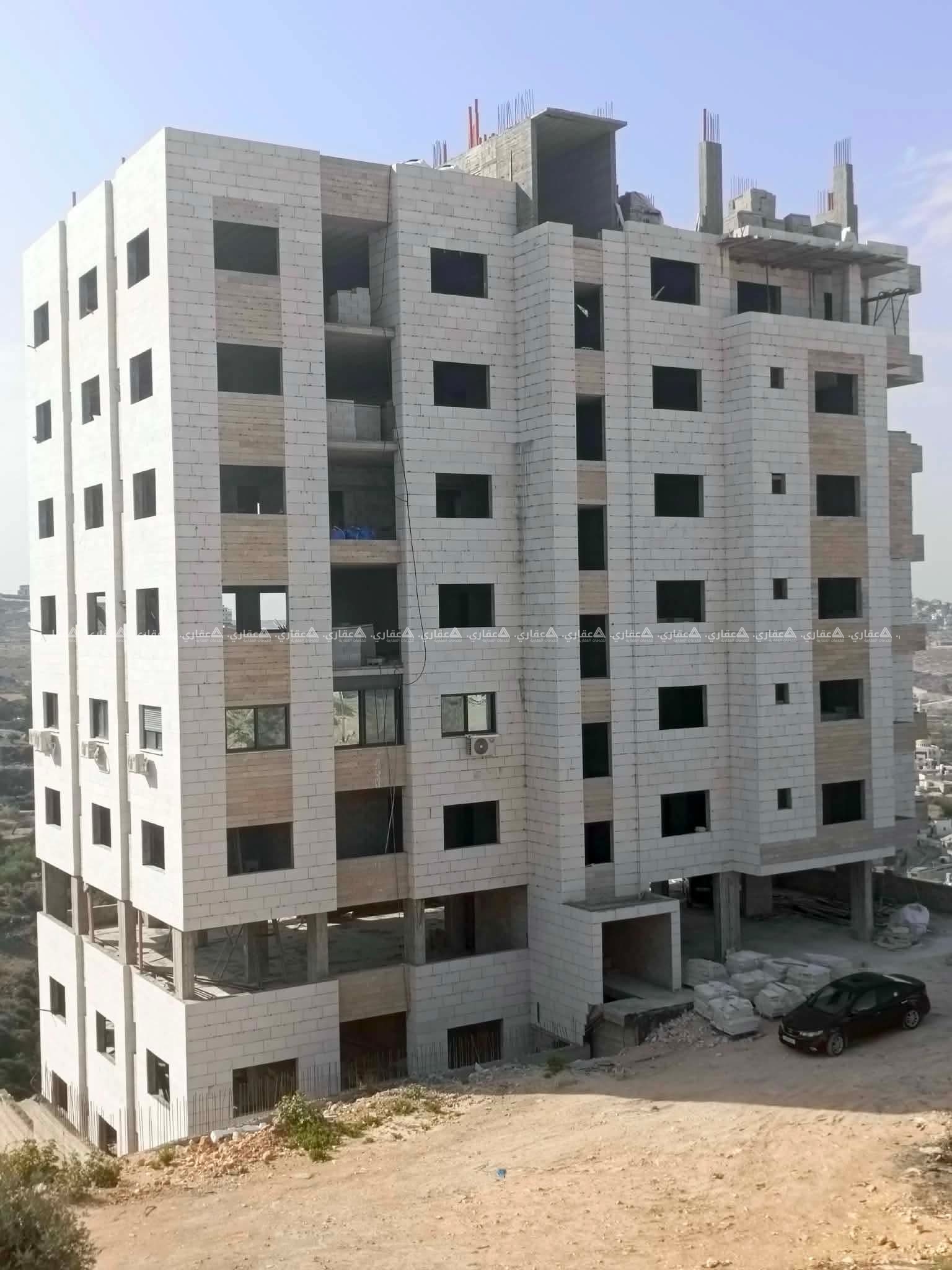 شقة أرضية (عظم) بمواصفات استثنائية في أرقى مناطق نابلس