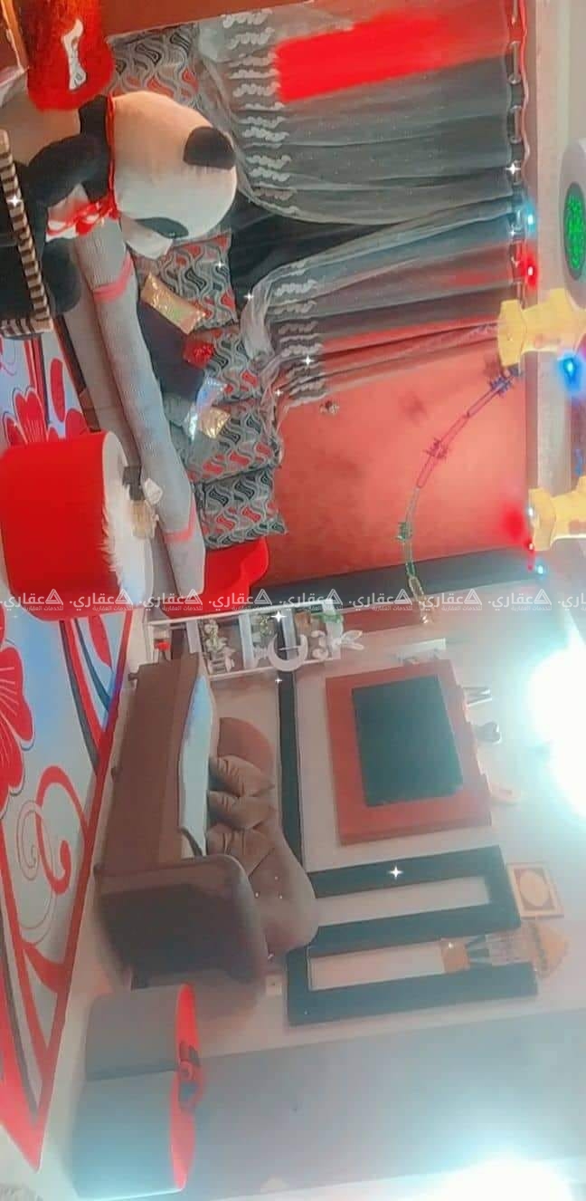 شقة للبيع بعمارة سكنية قرب مسجد الرحمن