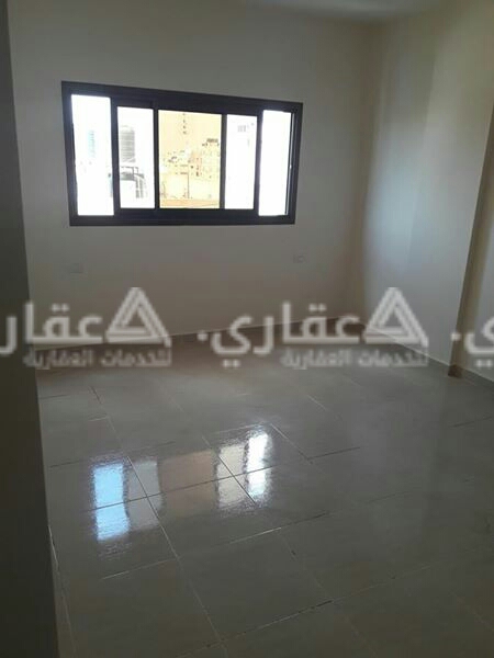 شقة للايجار بعمارة سكنية حديثة