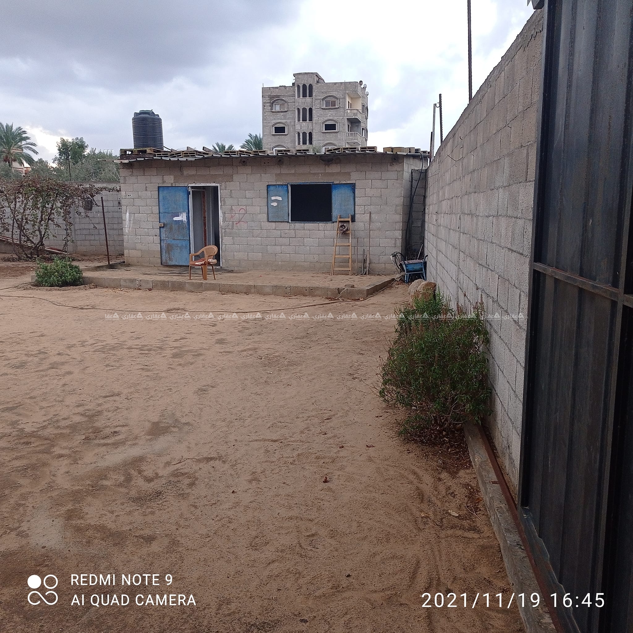 قطعة أرض بجوار مدرسة عيلبون  ومسقط 