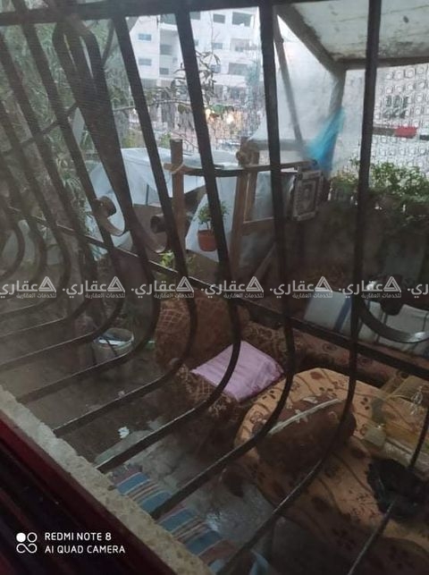 منزل مع أرض صغيرة