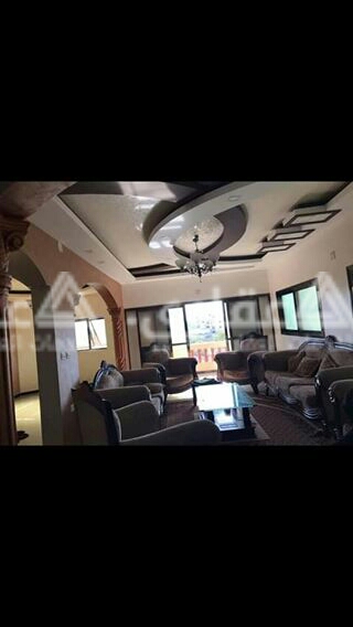 منزل حديث للبيع ثلاث طوابق