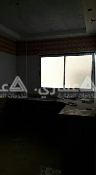 شقة للبيع بعمارة سكنية حديثة البناء