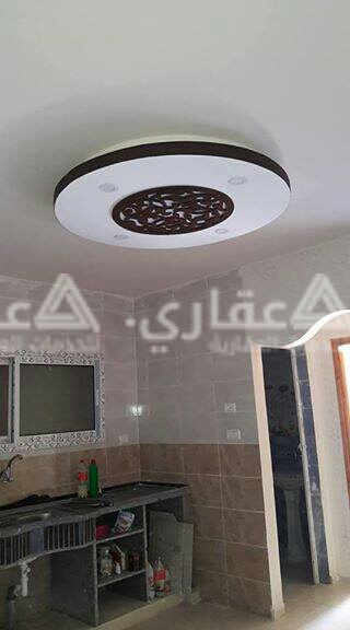 شقة مشطبة سوبر ديلوكس للبيع بعمارة سكنية حديثة البناء