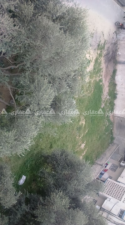 متوفر ارض للبيع في منطقة مميزة و حيوية و بسعر مناسب 