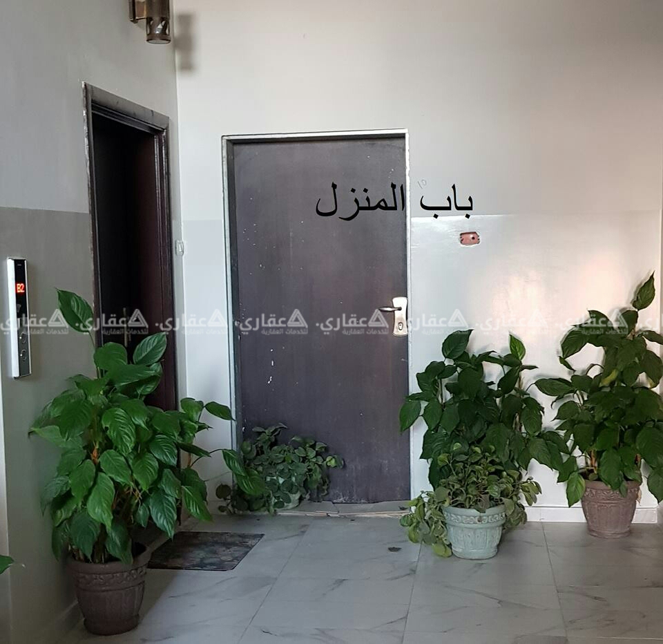 شقة عظم في عمارة مميزة جدا وفي منطقة حيوية