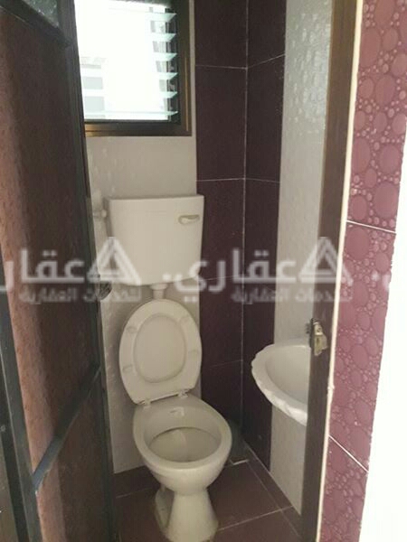 شقة للايجار بعمارة سكنية حديثة