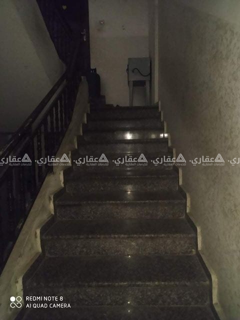 منزل مع أرض صغيرة