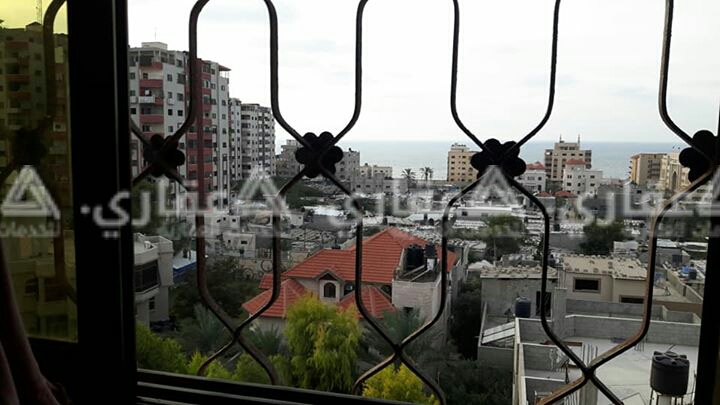 شقة للبيع وبسعر مغري مطلة على البحر