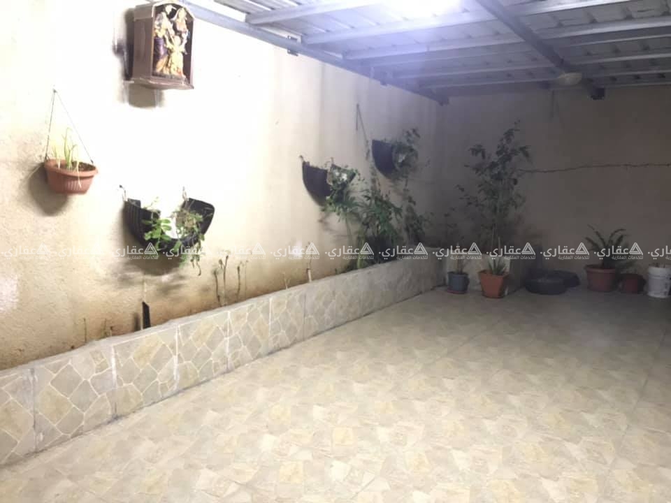 شقة للبيع في منطقة حيوية ونشطة