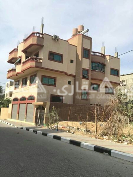 منزل حديث للبيع ثلاث طوابق