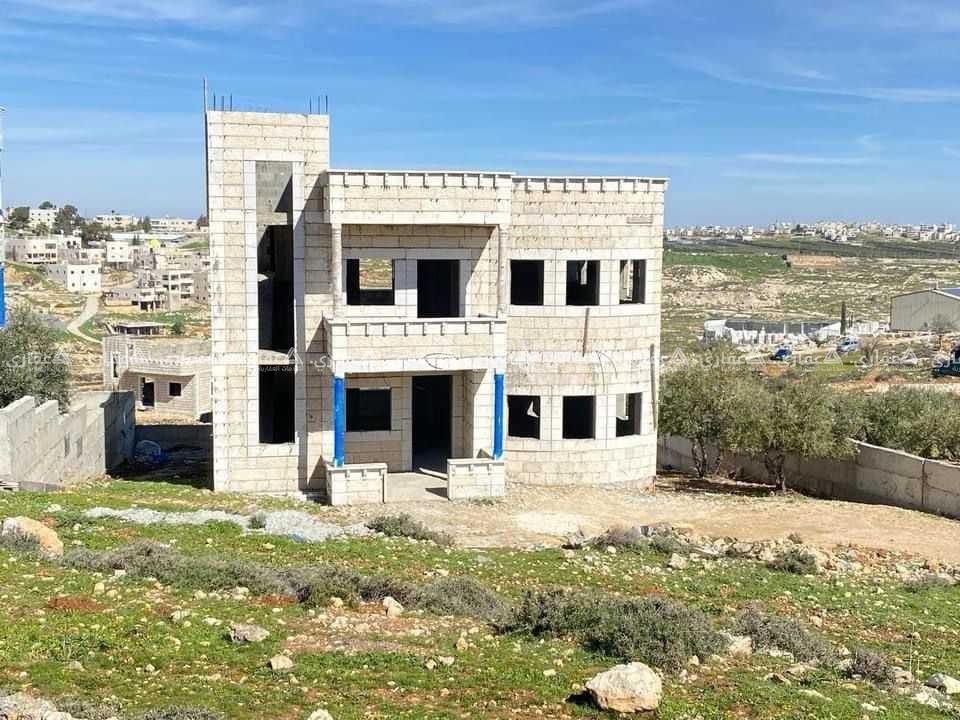 بيت مستقل مع الارض للبيع