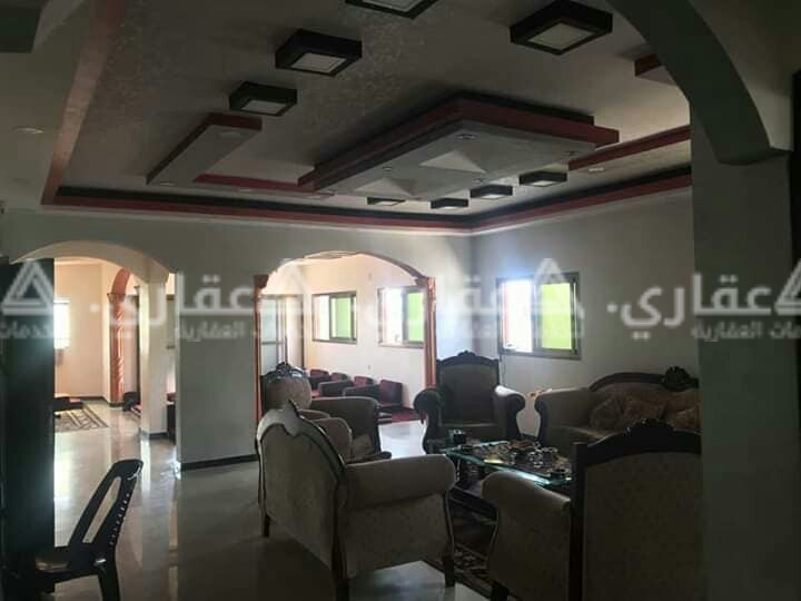 منزل حديث للبيع ثلاث طوابق